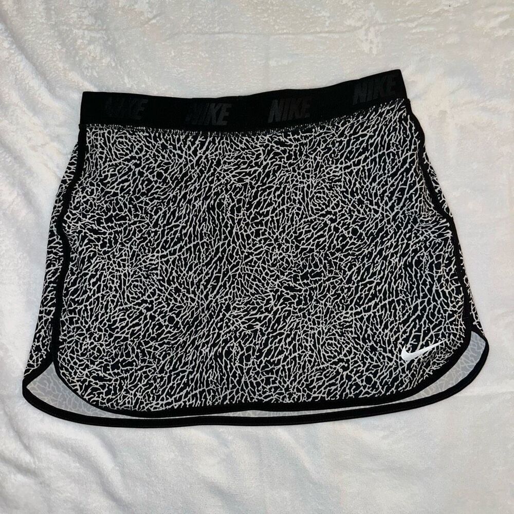 Nike Women's Black and White Patterned Skort